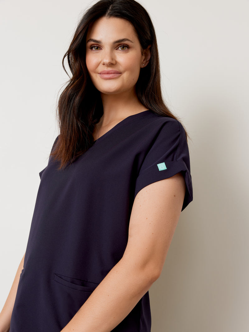 HALLI RE-GARDE™ - NAVY - Loose Fit Scrub Top - SILVADUR™