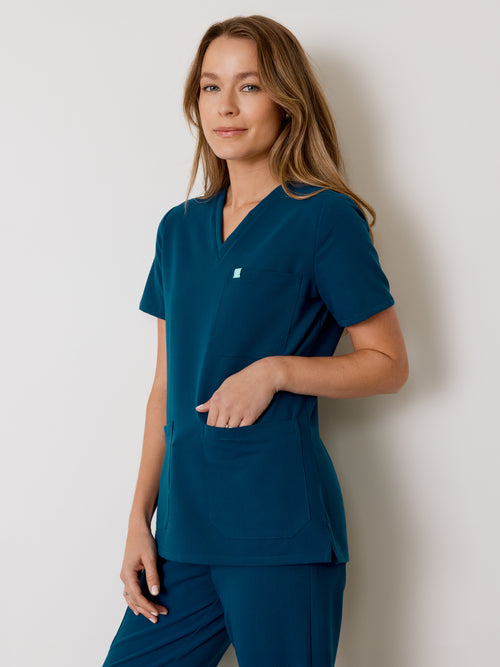 CHLOE RE-GARDE™ - OPAL BLUE - Three Pockets Scrub Top - SILVADUR™