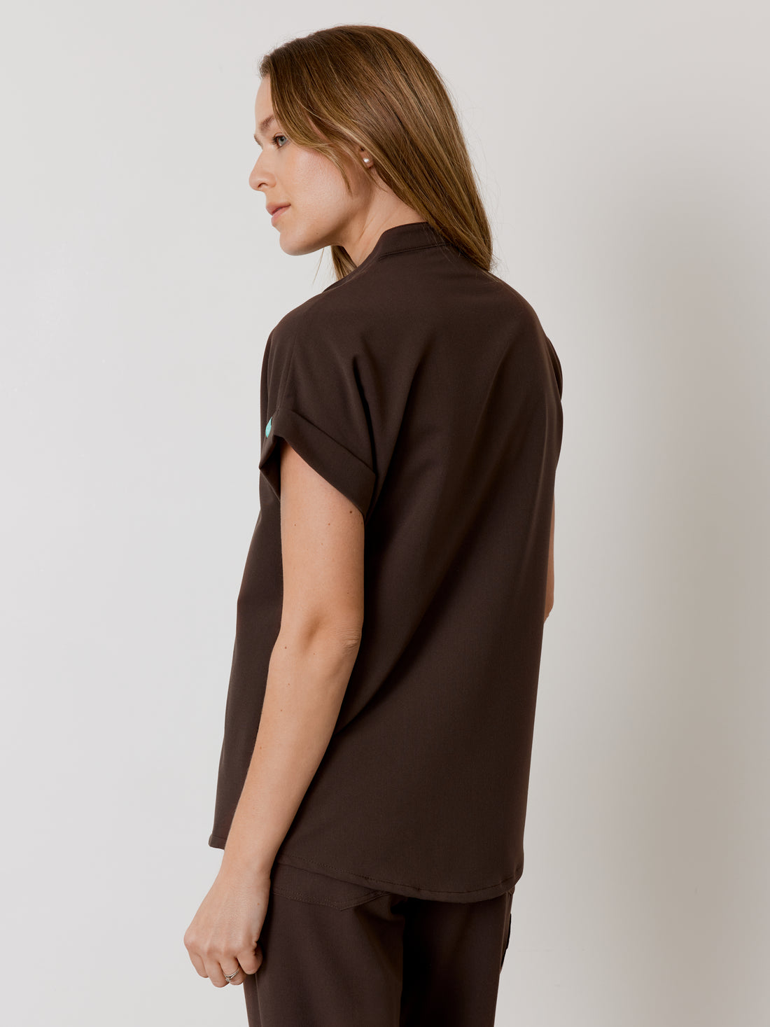 CHARLIE RE-GARDE™ - CHOCOLATE - Blusa médica con cuello mandarín - SILVADUR™