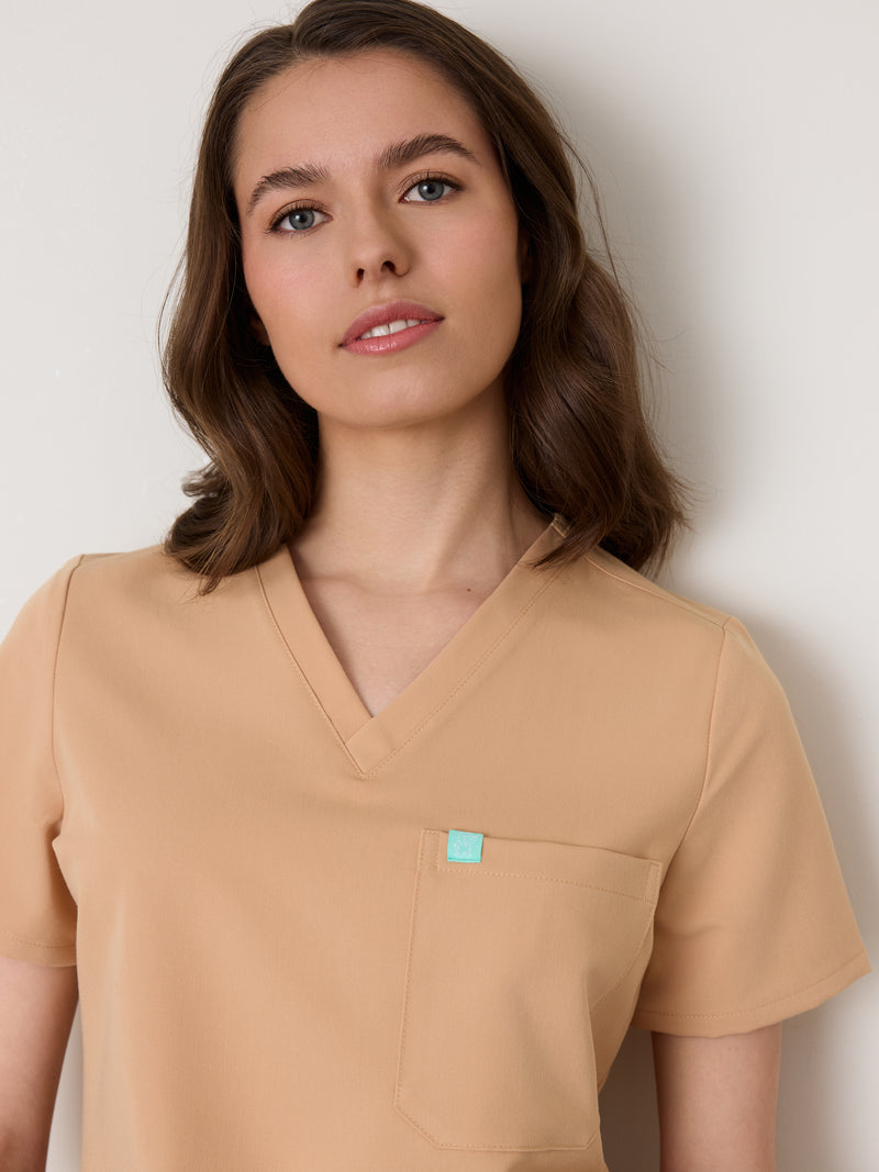 GABRIELLE RE-GARDE™ - SPICED EARTH - Blusa médica de un bolsillo - SILVADUR™