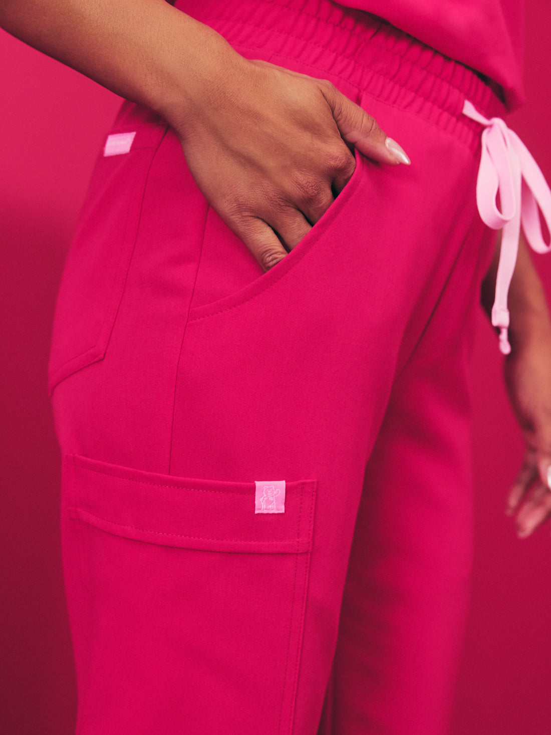 JULIETA RE-GARDE™ - FUCSIA VIBRANTE - Pantalón médico de corte recto - SILVADUR™