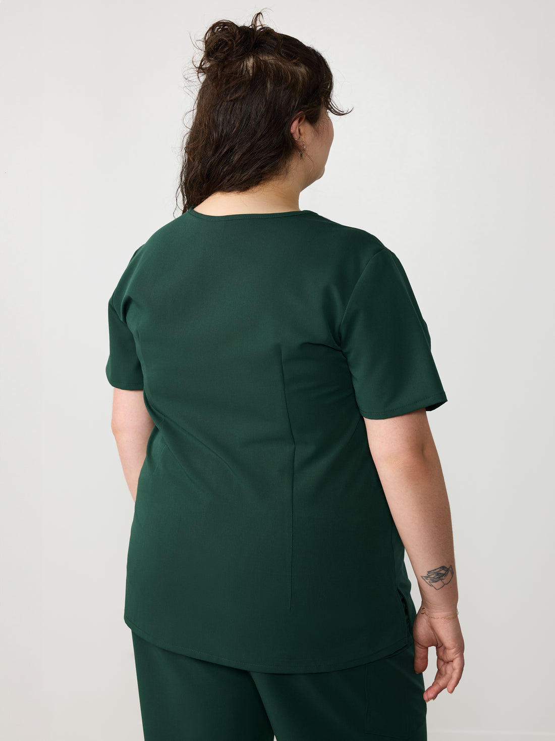 LIV RE-GARDE™ - FOREST GREEN - Three Pockets Scrub Top - SILVADUR™