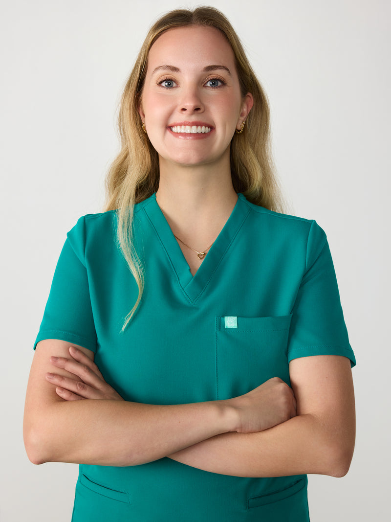 LIV RE-GARDE™ - ARCTIC MINT - Three Pockets Scrub Top - SILVADUR™