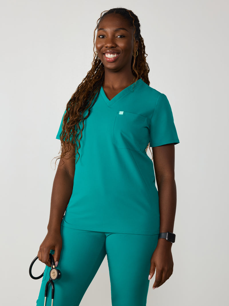 GABRIELLE RE-GARDE™ - ARCTIC MINT - One Pocket Scrub Top - SILVADUR™