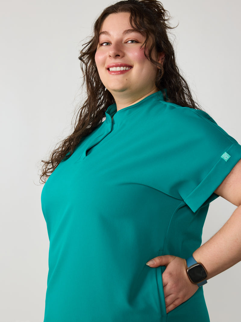 CHARLIE RE-GARDE™ - ARCTIC MINT - Mandarine Collar Scrub Top - SILVADUR™