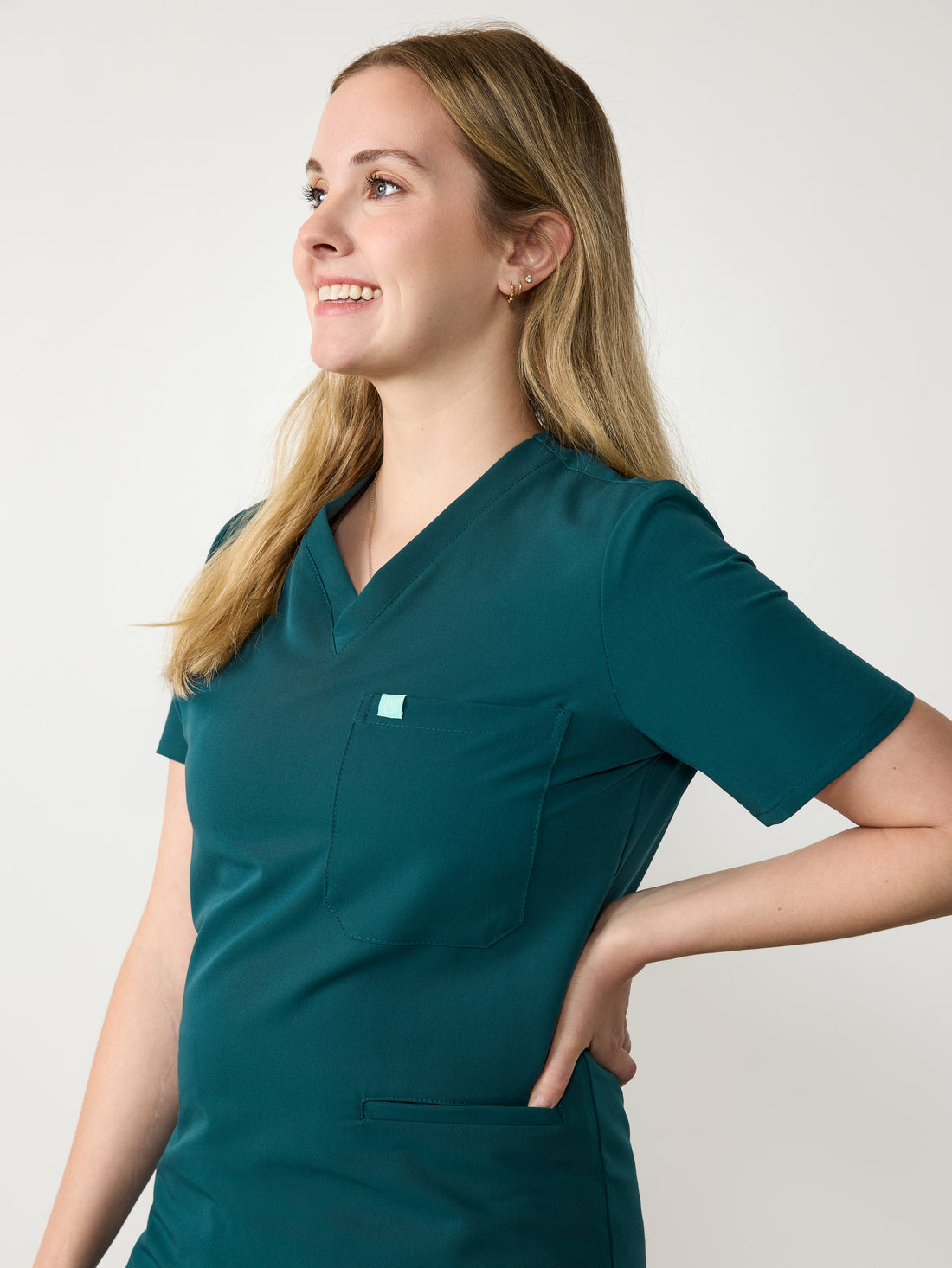 LIV RE-GARDE™ - TEAL - Three Pockets Scrub Top - SILVADUR™