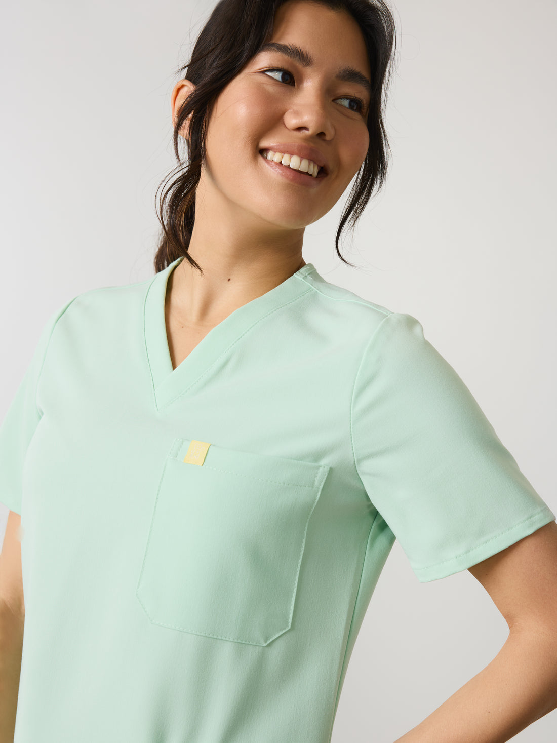 LIV RE-GARDE™ - MISTY MINT - Three Pockets Scrub Top - SILVADUR™