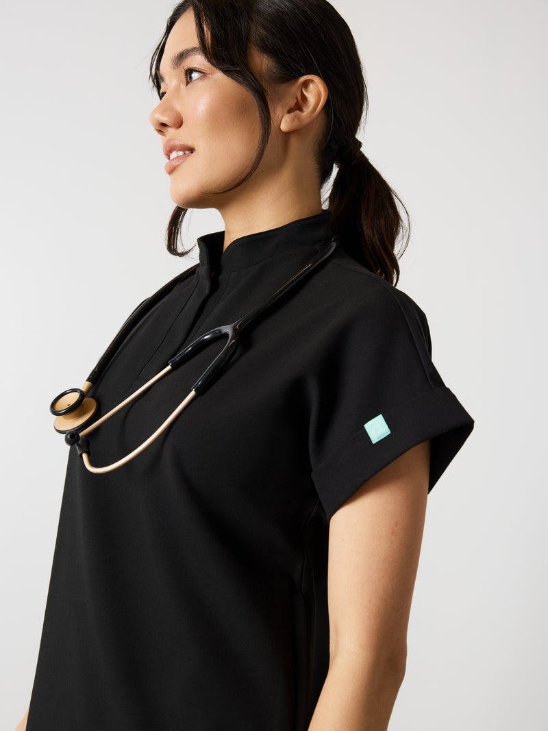 CHARLIE RE-GARDE™ - NEGRO - Blusa médica con cuello mandarín - SILVADUR™