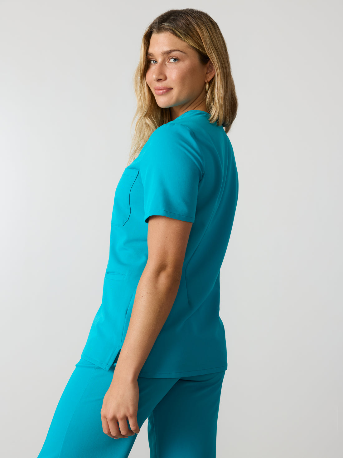 LIV RE-GARDE™ - PARADISE BLUE - Three Pockets Scrub Top - SILVADUR™