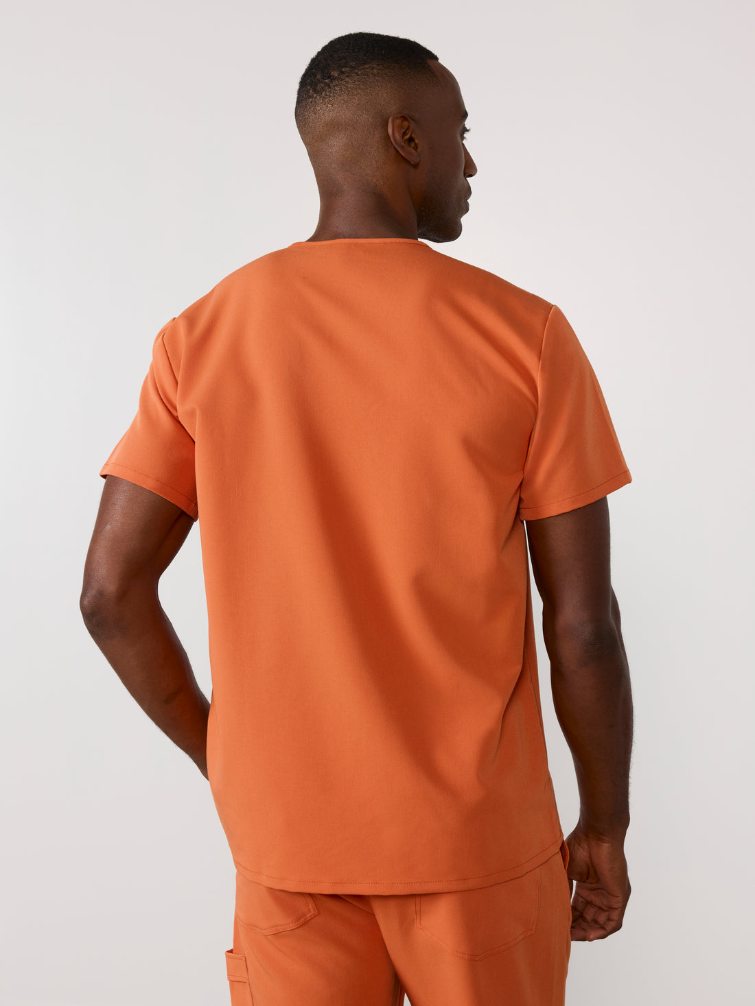 LOGAN RE-GARDE™ - CRÈME BRÛLÉE - One Pocket Men's Scrub Top - SILVADUR™