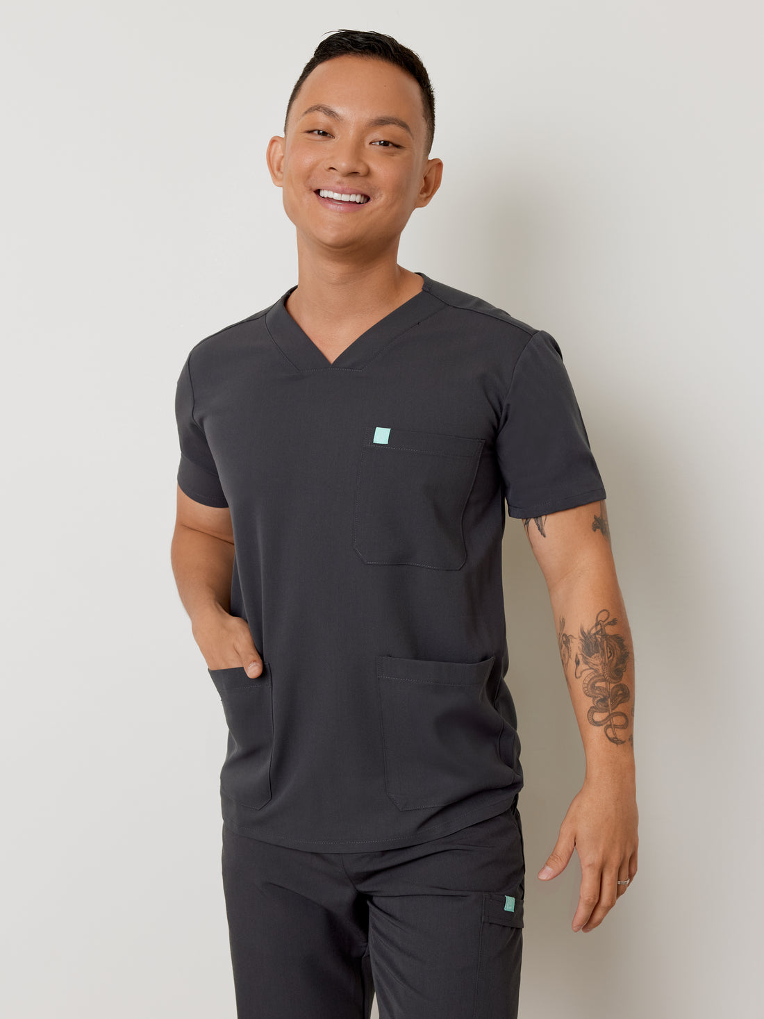 ZACK RE-GARDE™ - CARBÓN - Camiseta médica de tres bolsillos para hombre - SILVADUR™