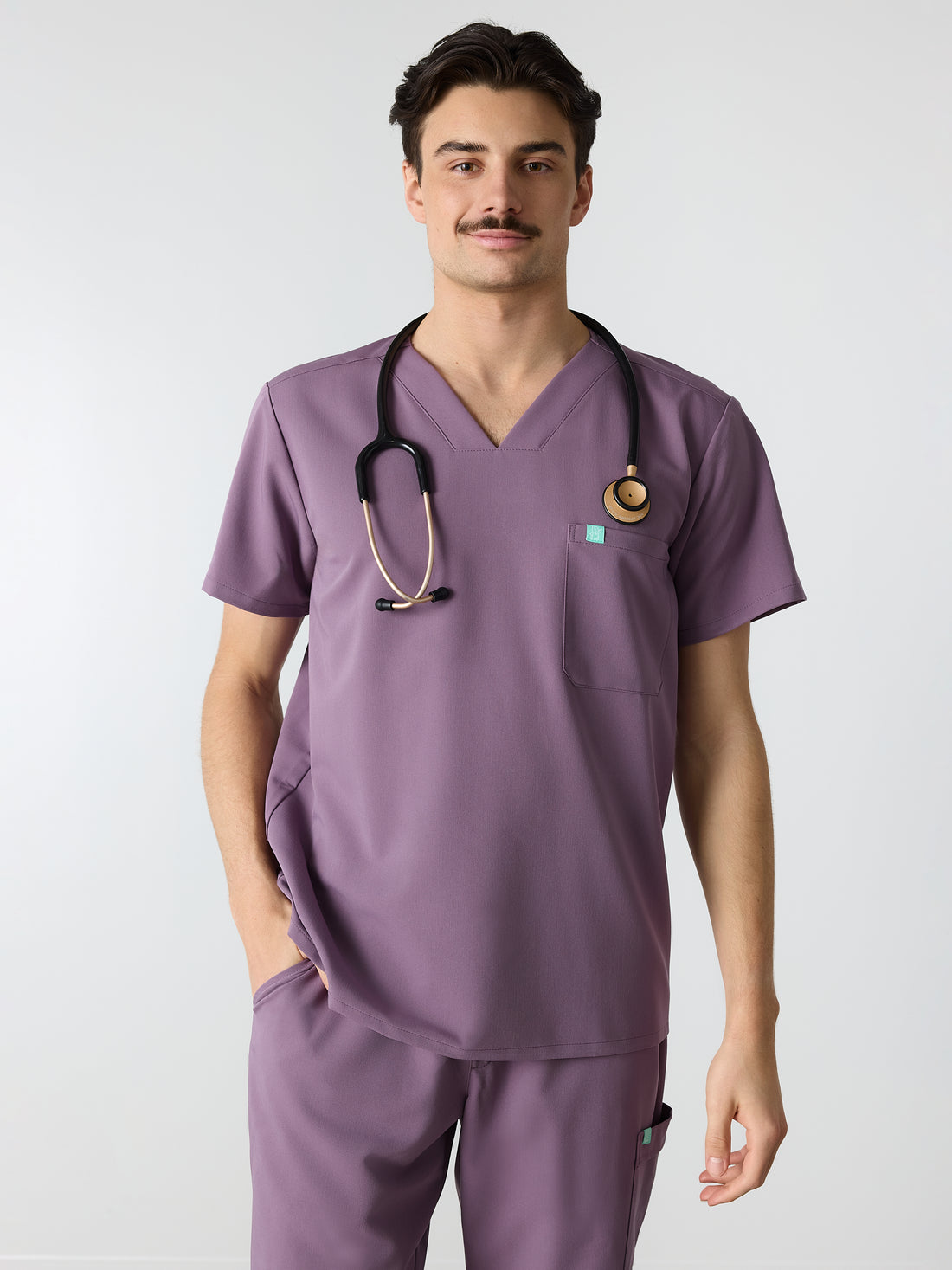LOGAN RE-GARDE™ - MORADO POLVOROSO - Blusa médica de un bolsillo para hombre - VENTA FINAL