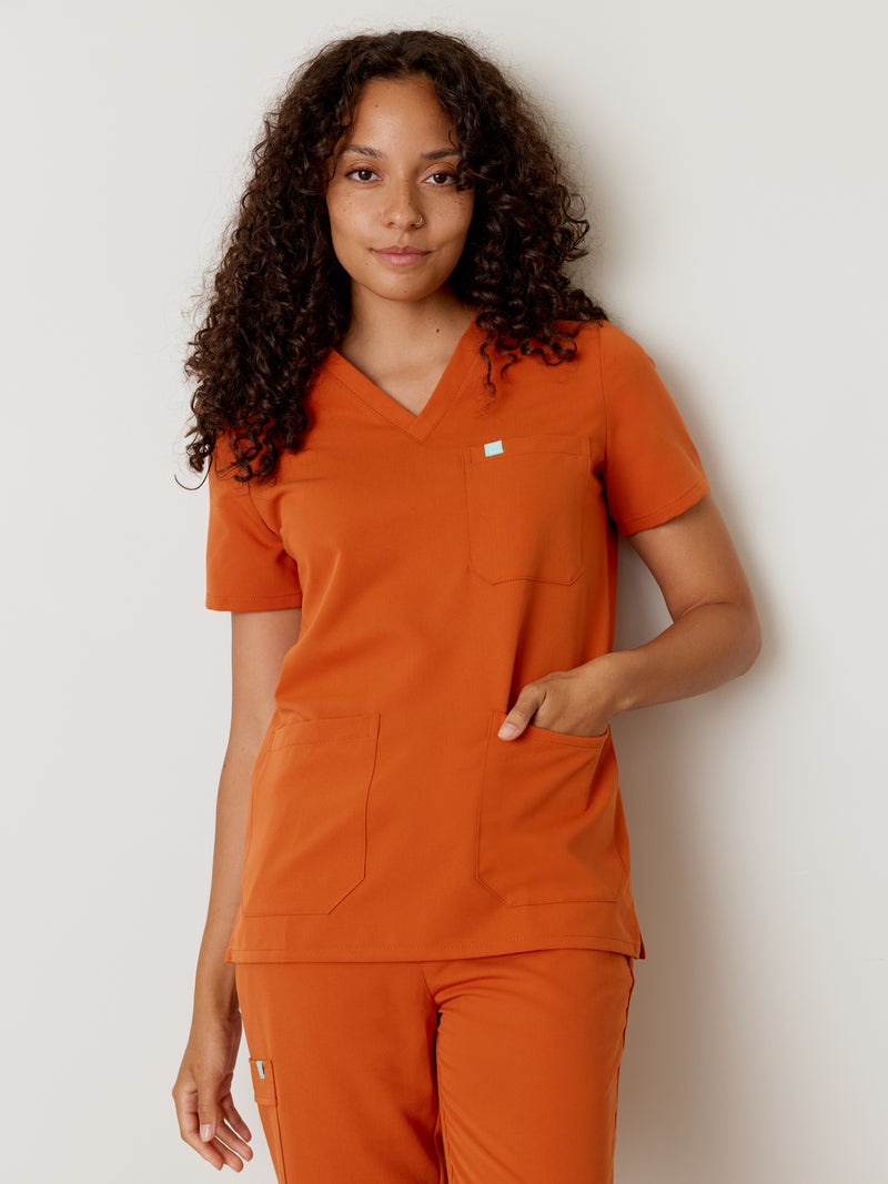 CHLOE RE-GARDE™ - RUST - Three Pockets Scrub Top - SILVADUR™