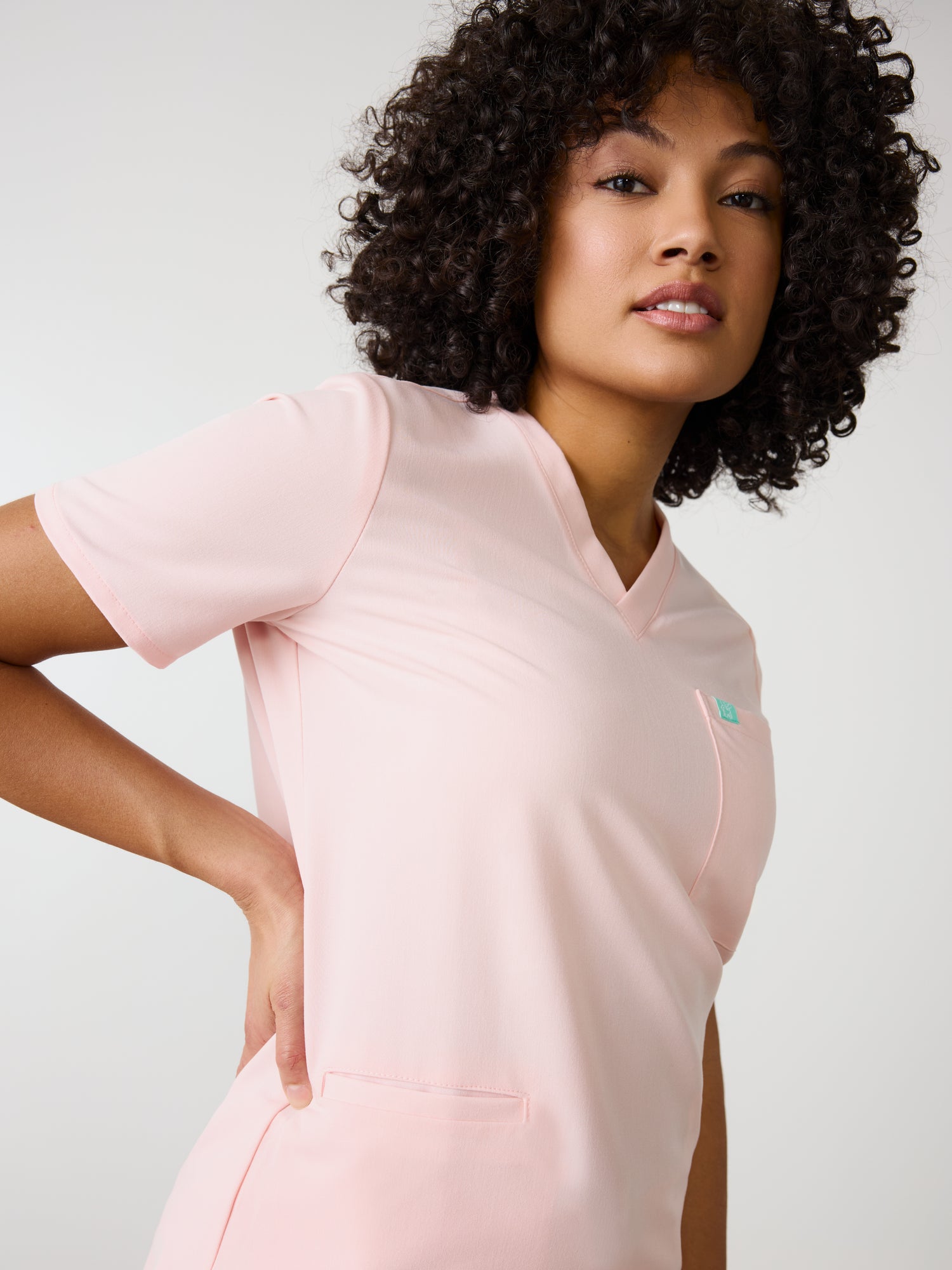 LIV RE-GARDE™ - ROSE QUARTZ - Three Pockets Scrub Top - SILVADUR™