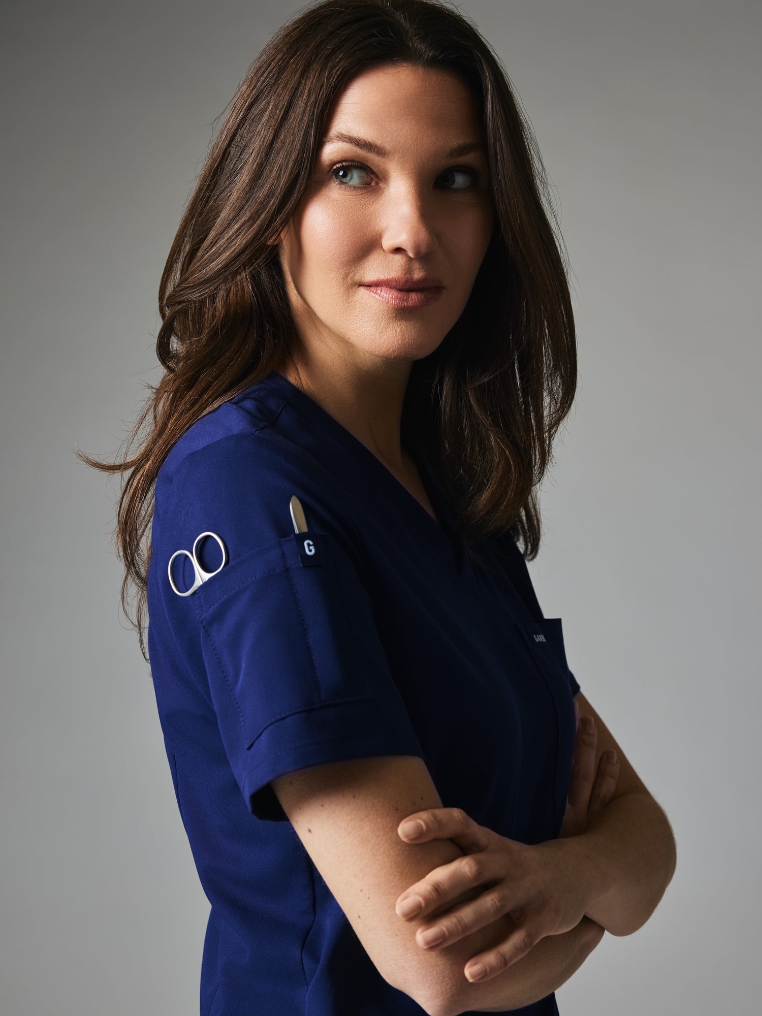 SOFIA GARDE™ - MODERN NAVY - Six Pockets Scrub Top - SILVADUR™