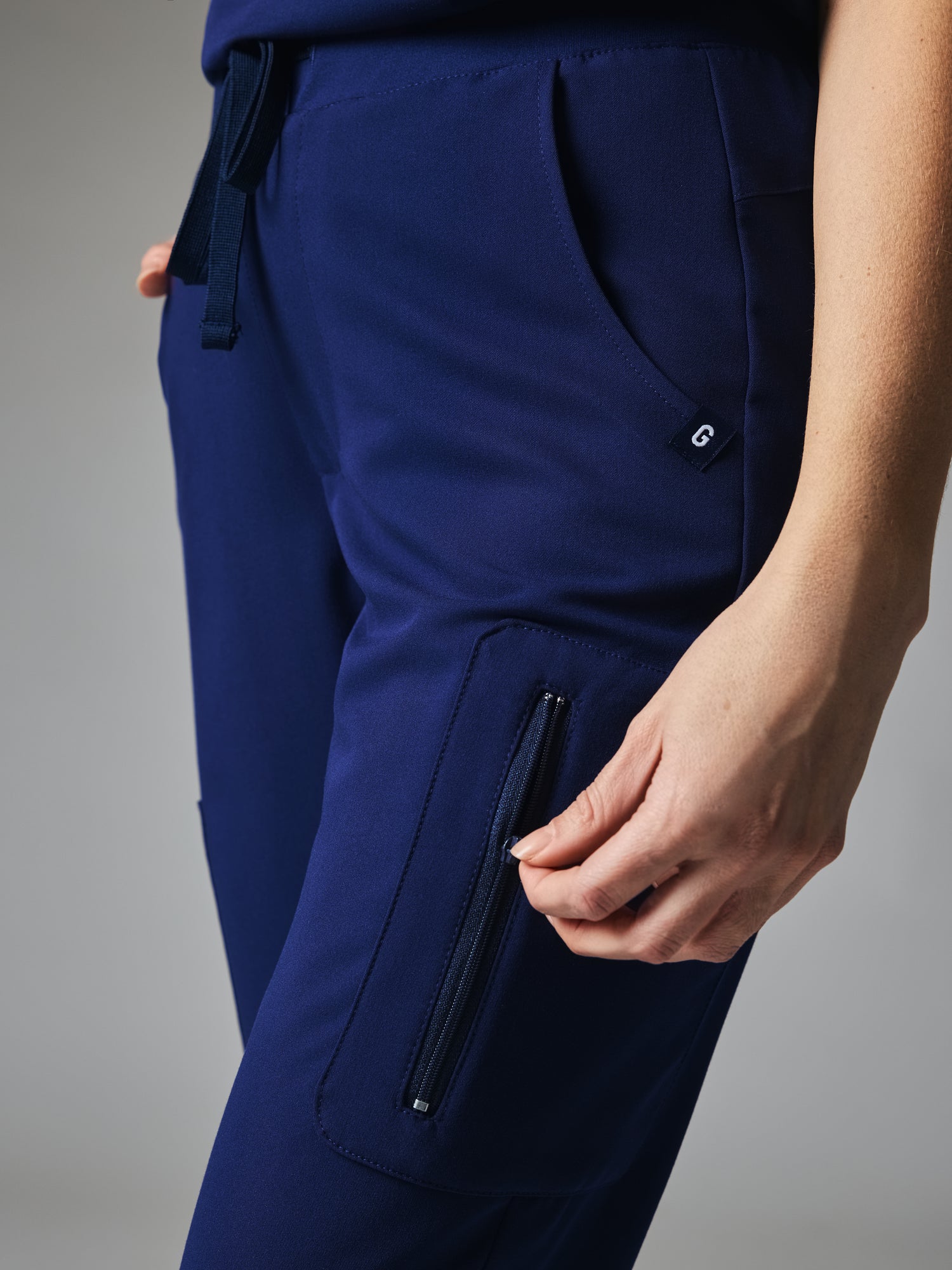 MARIE GARDE™ - MODERN NAVY - Six Pockets Jogger Scrub Pants - SILVADUR™