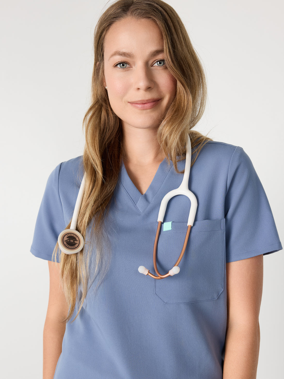 GABRIELLE RE-GARDE™ - HORIZONTE AZUL - Blusa médica de un bolsillo - SILVADUR™
