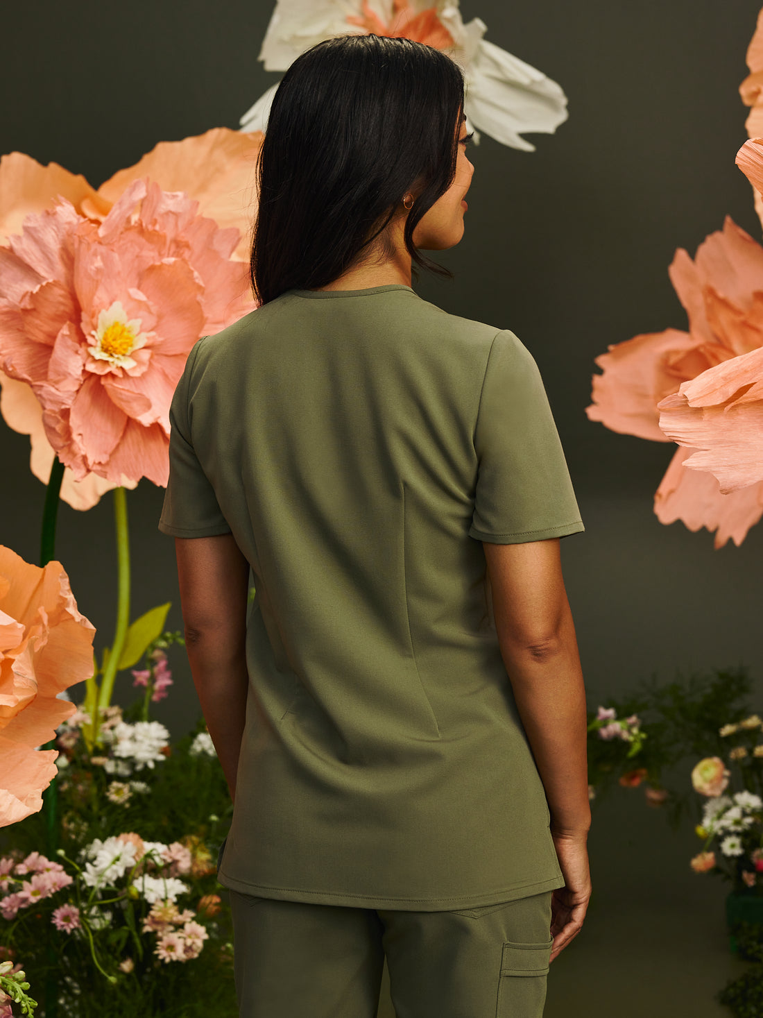 LIV RE-GARDE™ - OLIVE BLOOM - Three Pockets Scrub Top - SILVADUR™