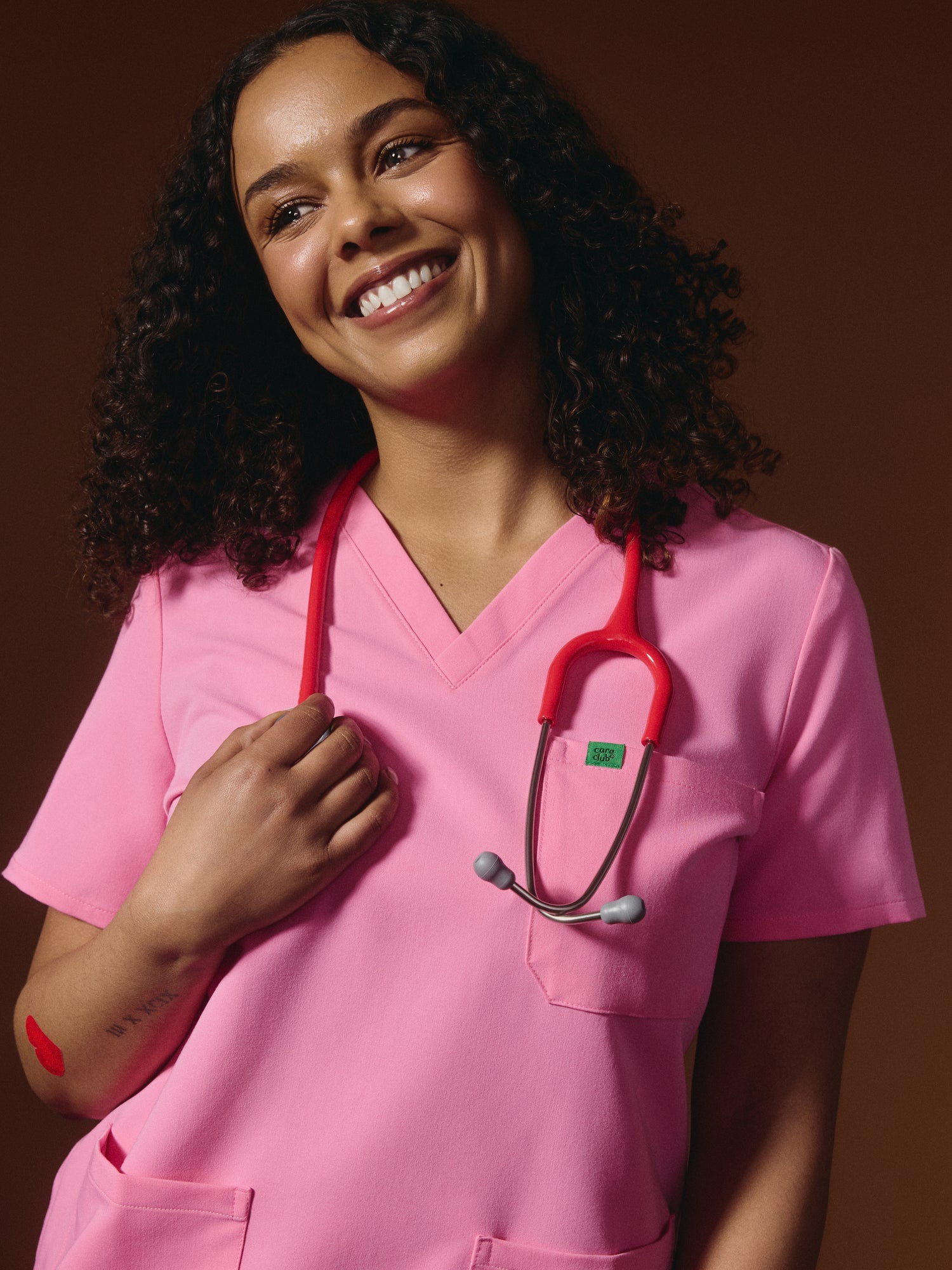 CHLOE RE-GARDE™ - G-M x PONY PINK - Three Pockets Scrub Top - SILVADUR™