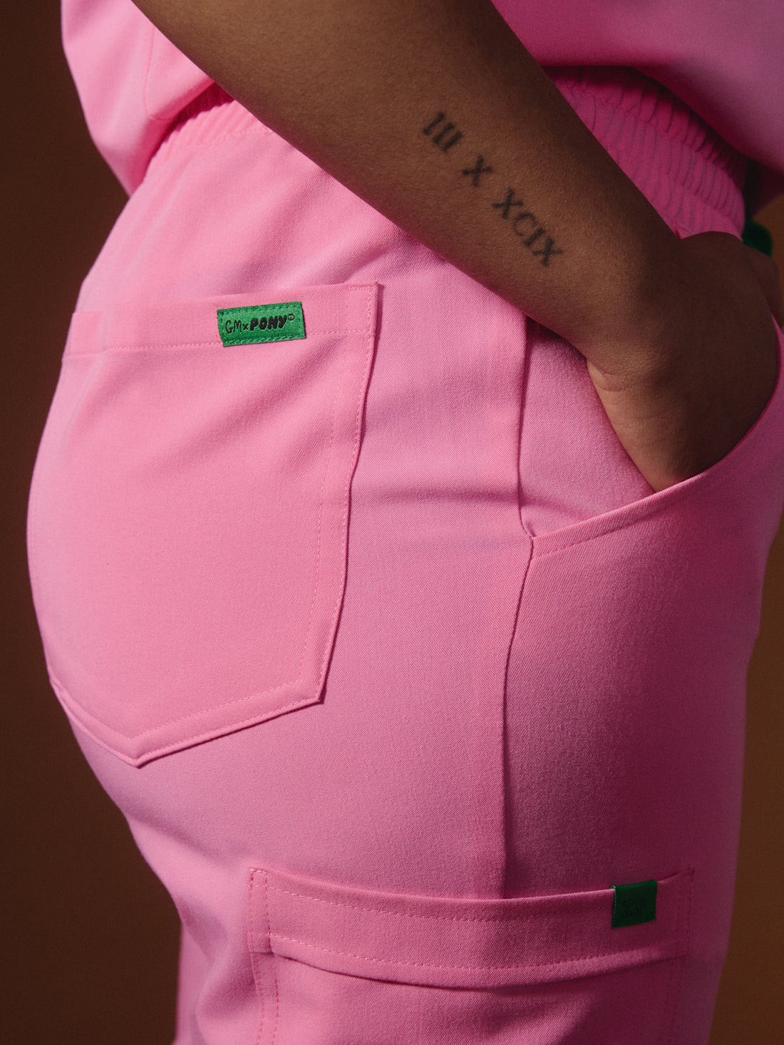ROSIE RE-GARDE™ - GM x PONY PINK - Pantalones deportivos médicos - SILVADUR™