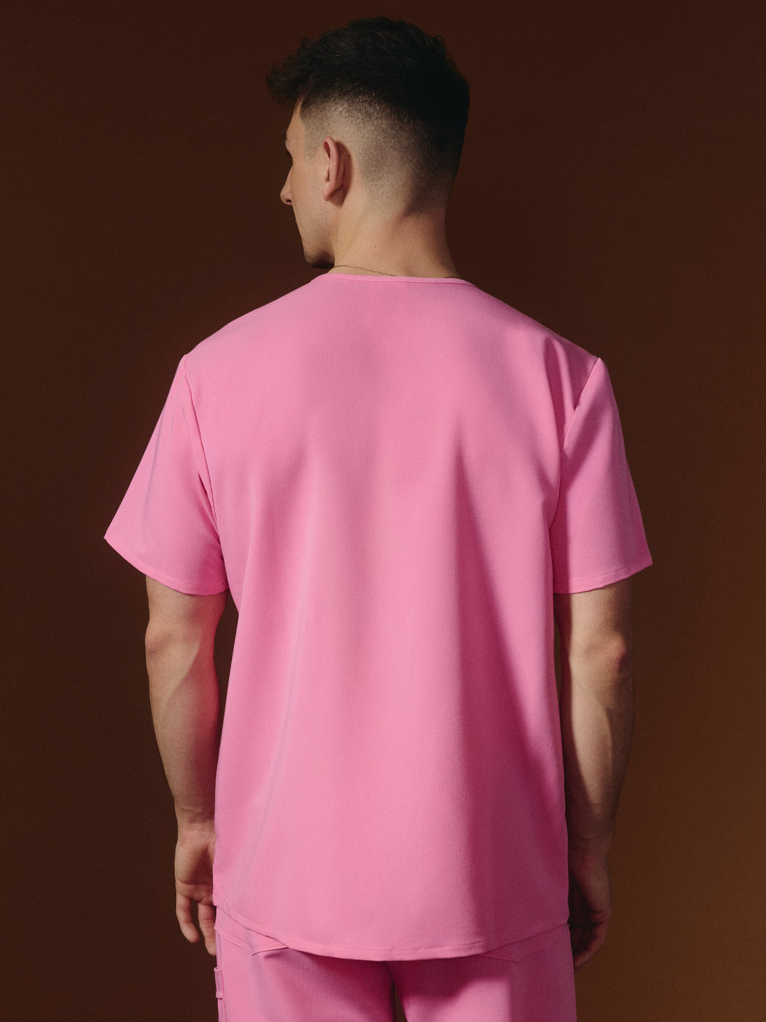 ZACK RE-GARDE™ - GM x PONY PINK - Camiseta médica de tres bolsillos para hombre - SILVADUR™