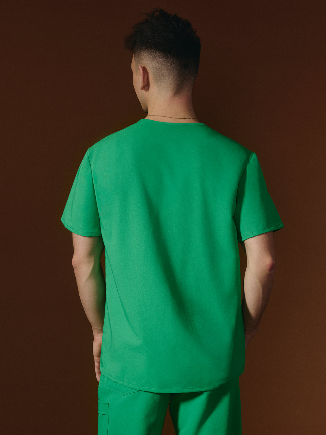 LOGAN RE-GARDE™ - G-M x PONY GREEN - One Pocket Men's Scrub Top - SILVADUR™