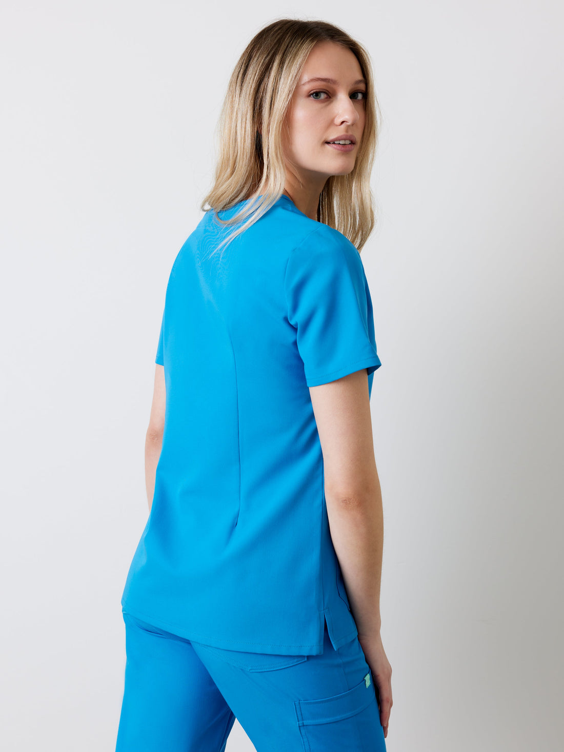 CHLOE RE-GARDE™ - AZUL AZUL - Blusa médica con tres bolsillos