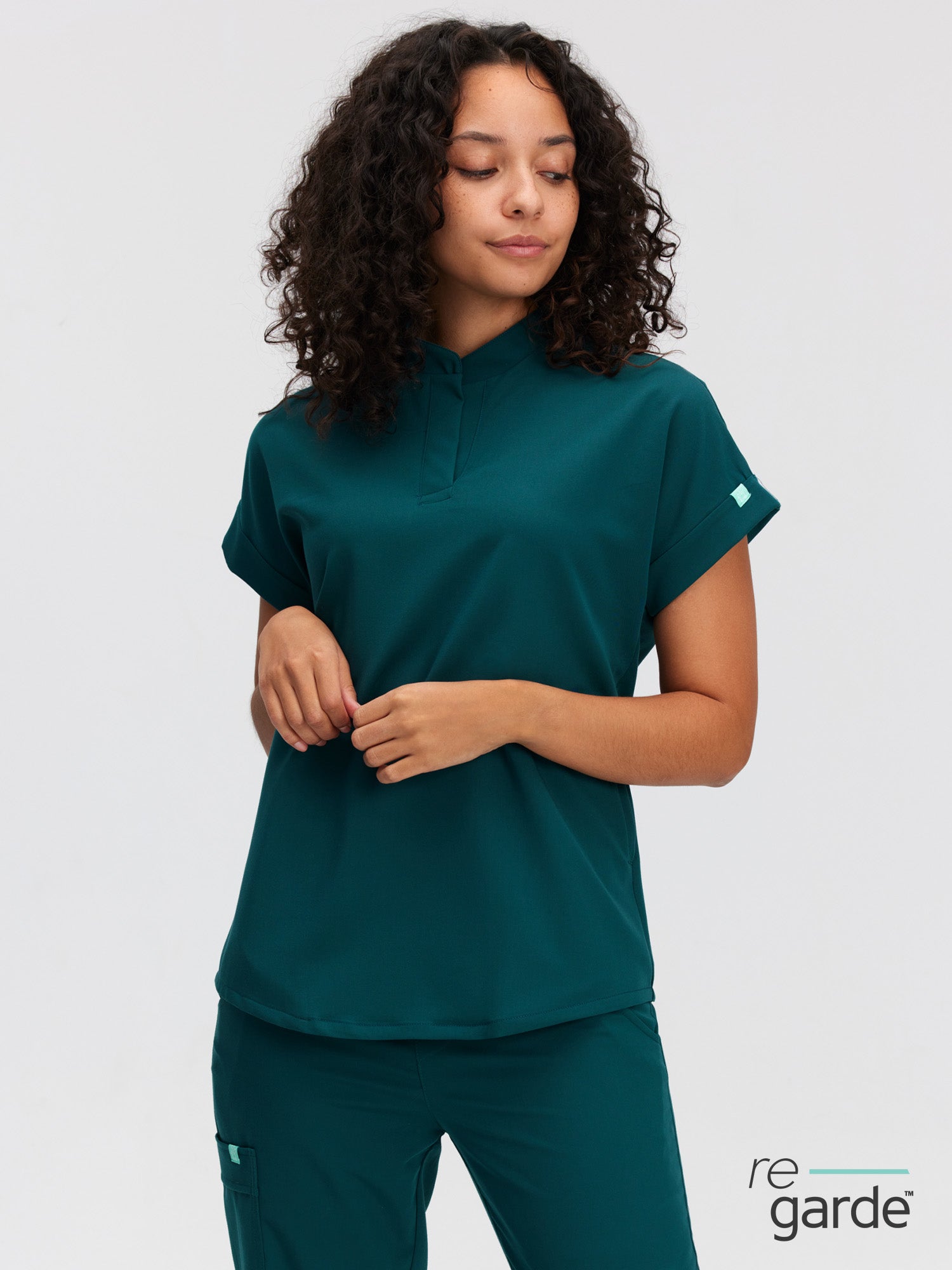 CHARLIE RE-GARDE™ - TEAL - Mandarine Collar Scrub Top – Garde-Malade USA